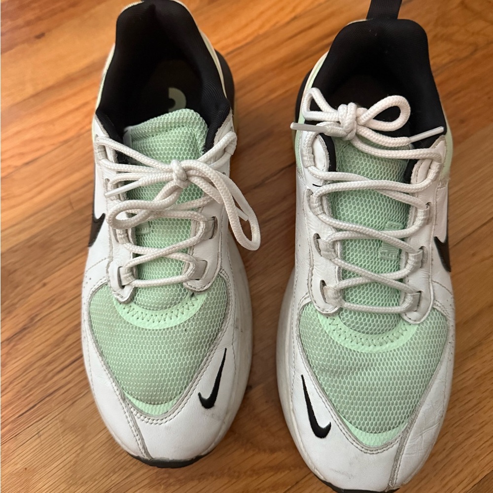 Nike women’s air max Verona